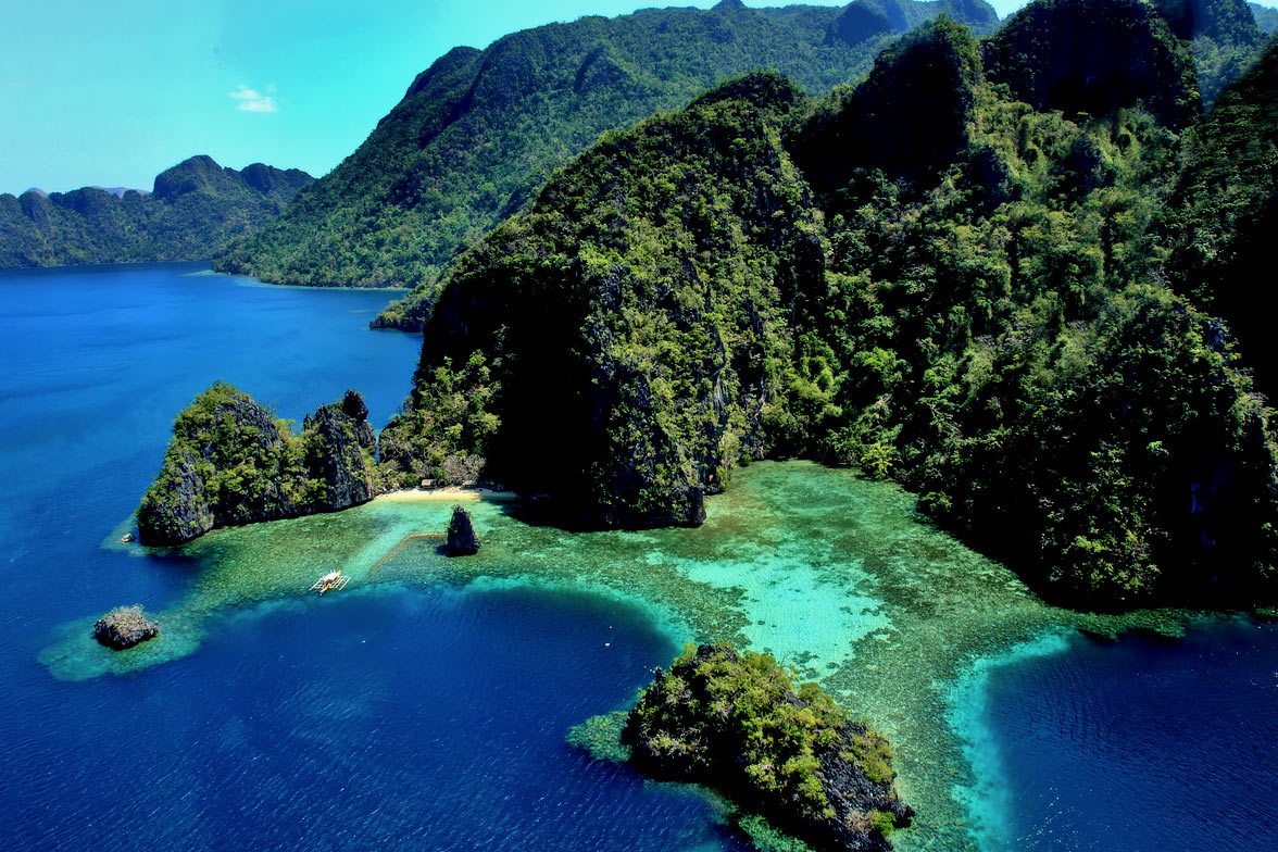Visit the Philippines via a superyacht.
