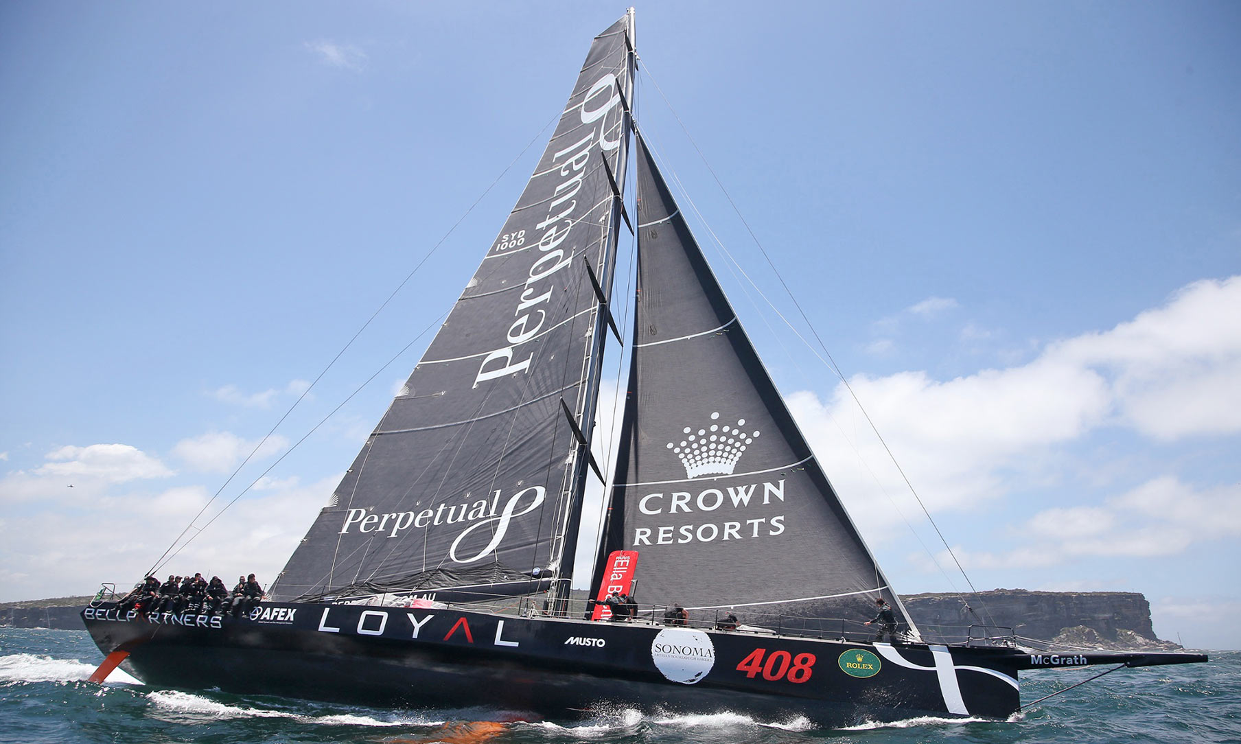 Perpetual Loyal breaks the Sydney to Hobart yacht racing record in 2016