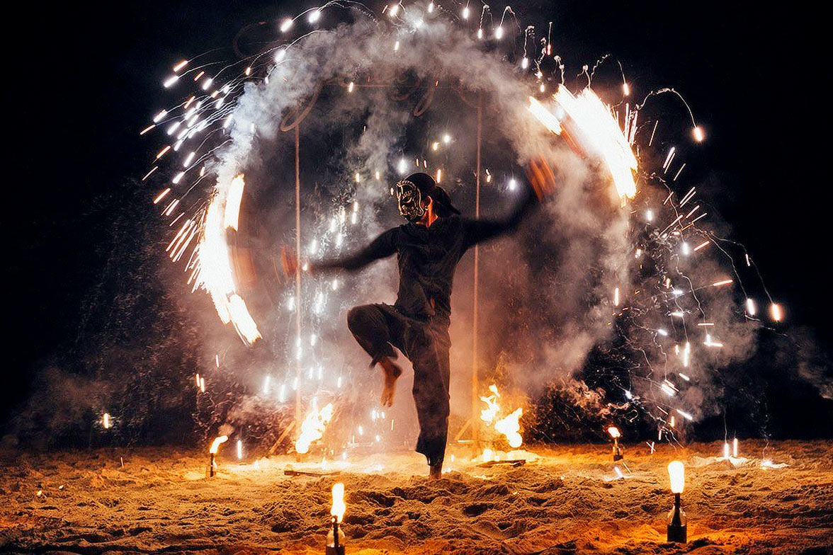 See-Cafe-Del-Mar-Fire-Show-Phuket-Thailand-by-Superyacht