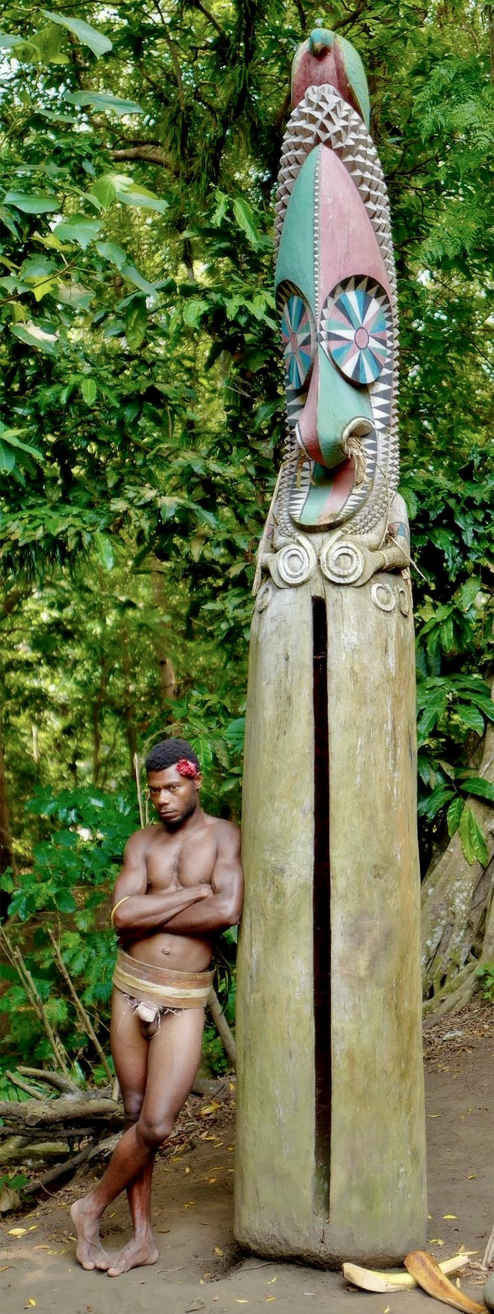 Vanuatu cultural tribal totem pole sculpture via superyacht.