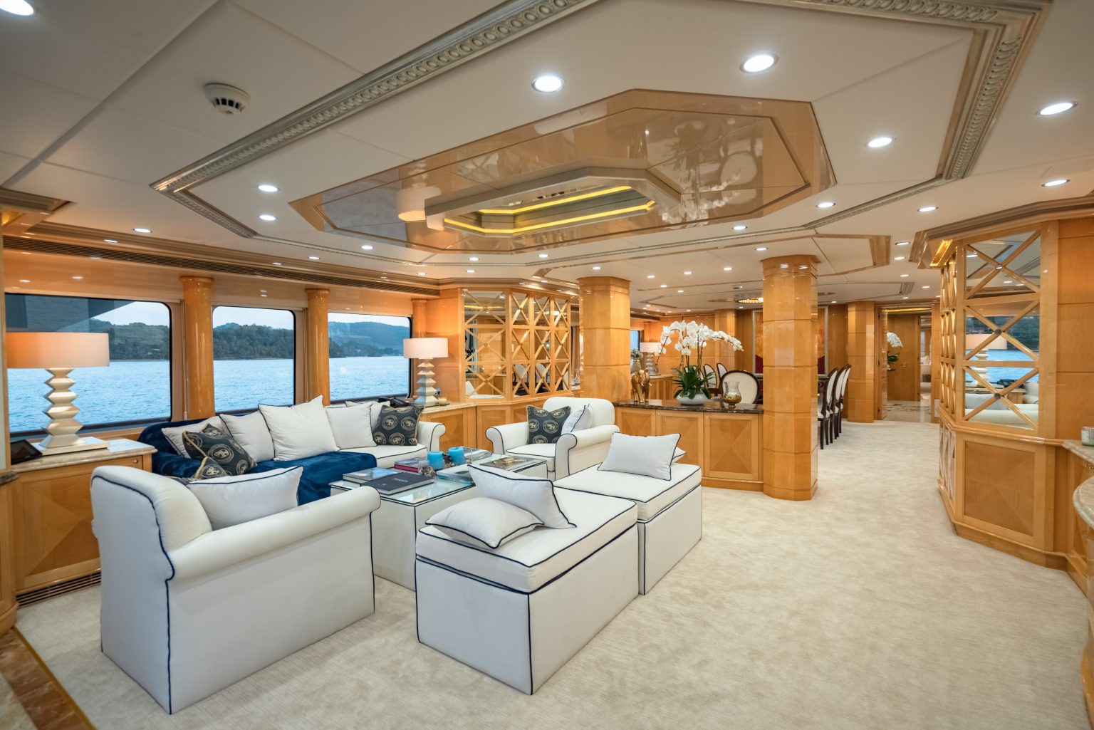 Heesen Yachts Lady Azul interior